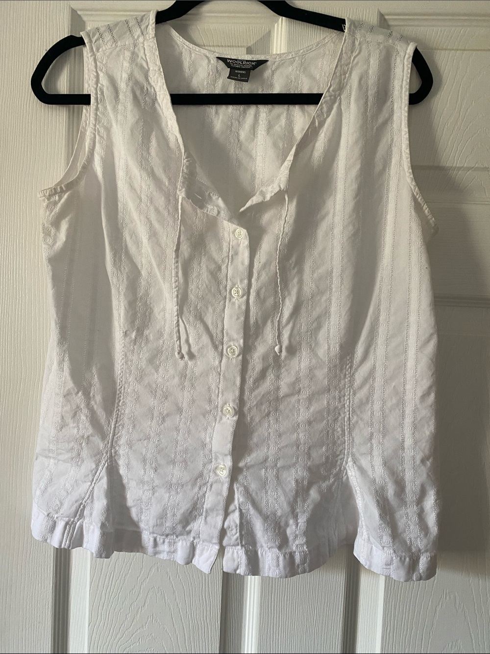 Woolrich 100% cotton vintage White Sleeveless Button-Front Tie-Neck Blouse